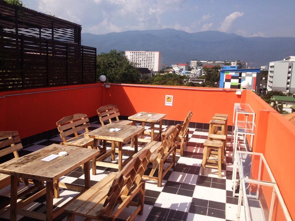 Safe And Sound Hostel Чіангмай Екстер'єр фото
