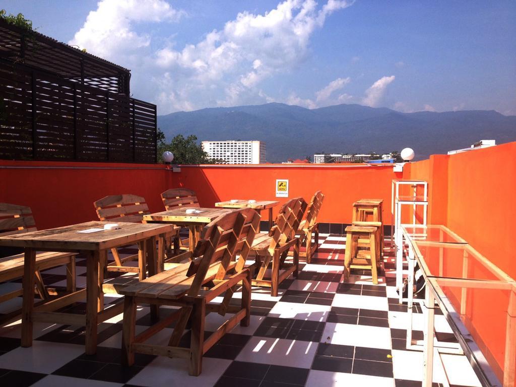 Safe And Sound Hostel Чіангмай Екстер'єр фото