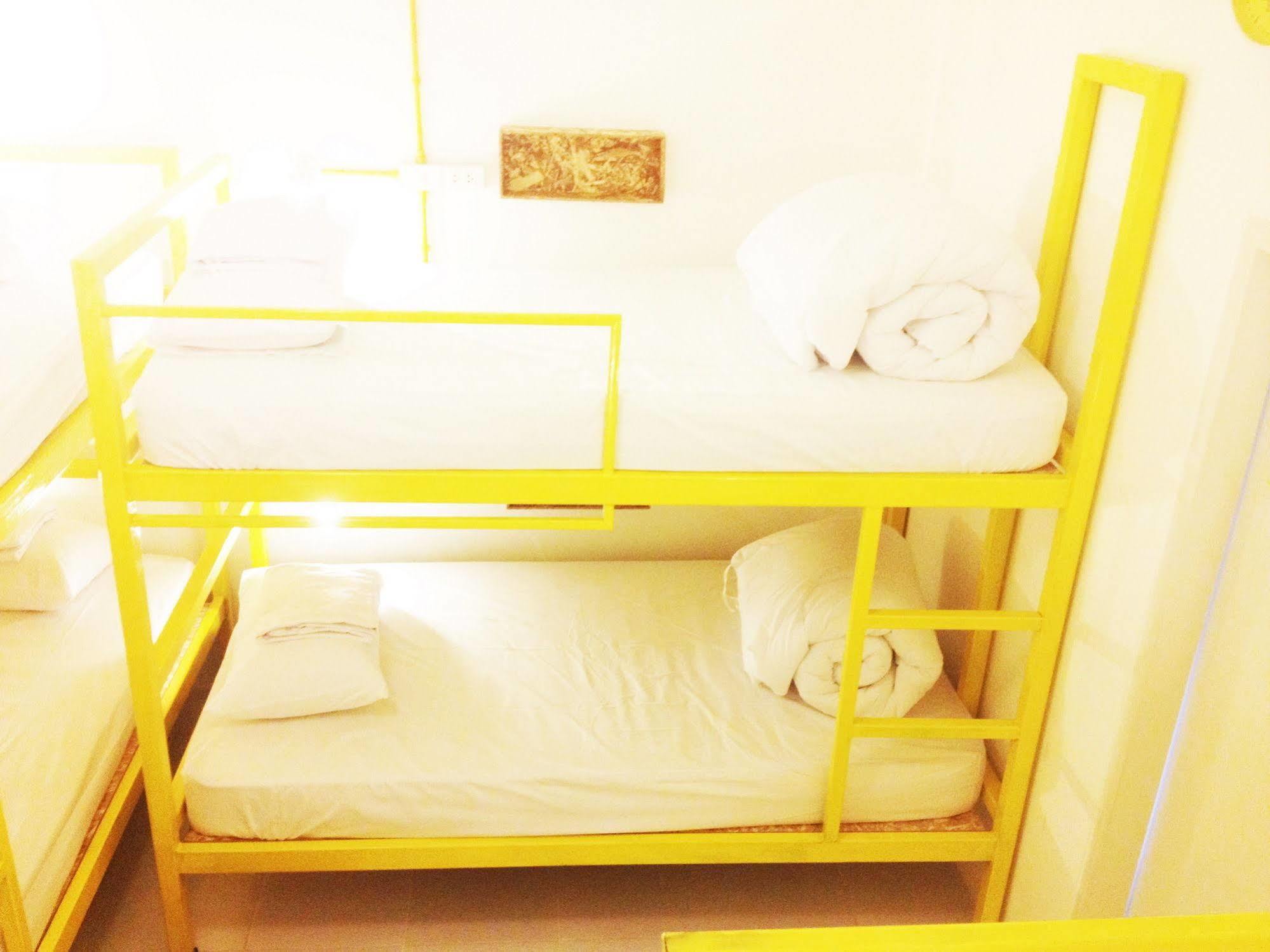 Safe And Sound Hostel Чіангмай Екстер'єр фото