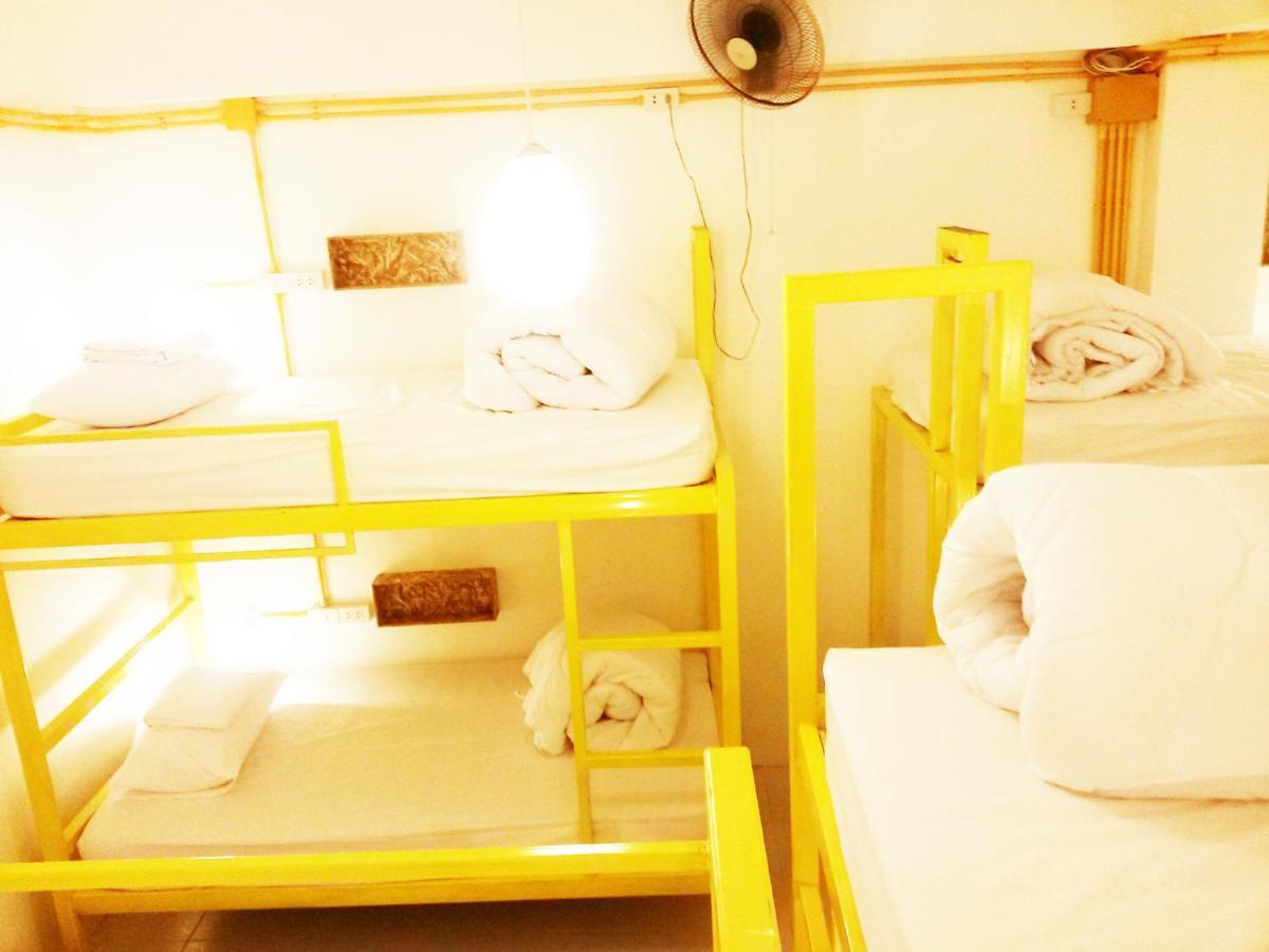 Safe And Sound Hostel Чіангмай Номер фото
